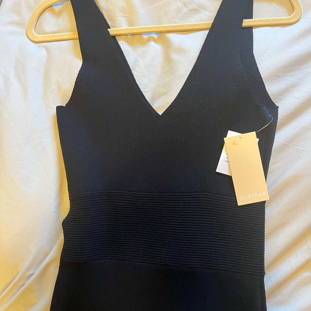 Elegant Black Sleeveless Sweater Dress